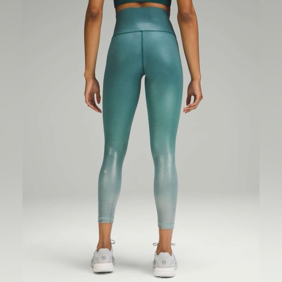 Lululemon Wunder Train High-RiseTight 25" Foil
Gradient Forest_Storm Teal size 4 - Picture 7 of 8